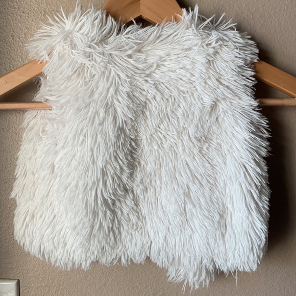 KOALA KIDS White Faux Fur Vest with Bow - Picture 7 of 7